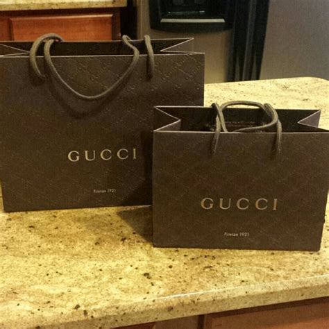 gucci 225 col.004|gucci shopping bags.